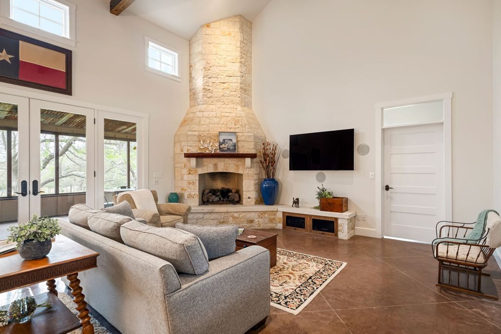 1503 Funf Kinder Road Fredericksburg, TX 78624 - Photo 13 of 70