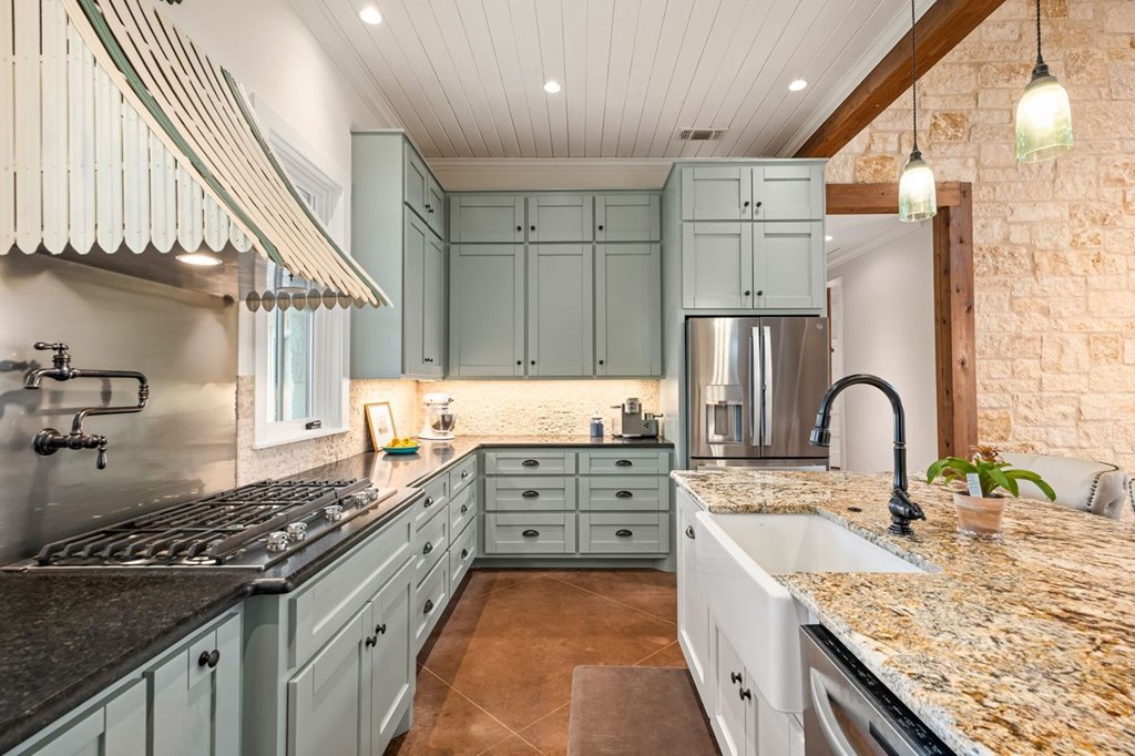 1503 Funf Kinder Road Fredericksburg, TX 78624 - Photo 21 of 70