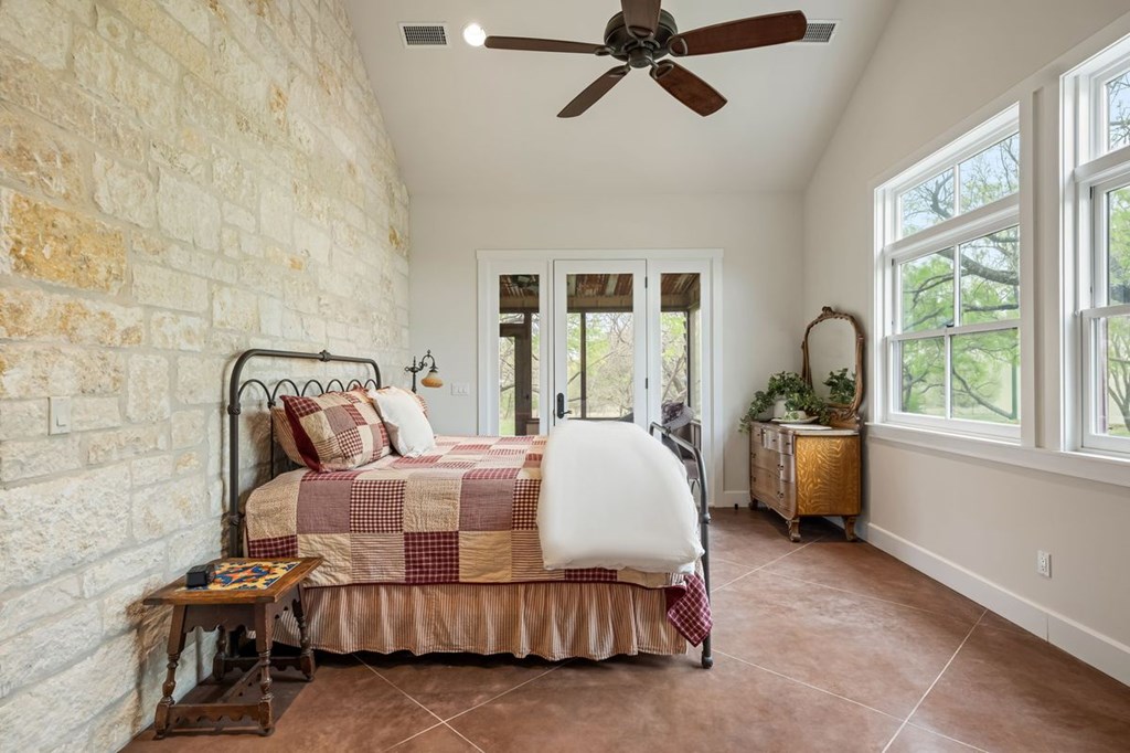 1503 Funf Kinder Road Fredericksburg, TX 78624 - Photo 25 of 70