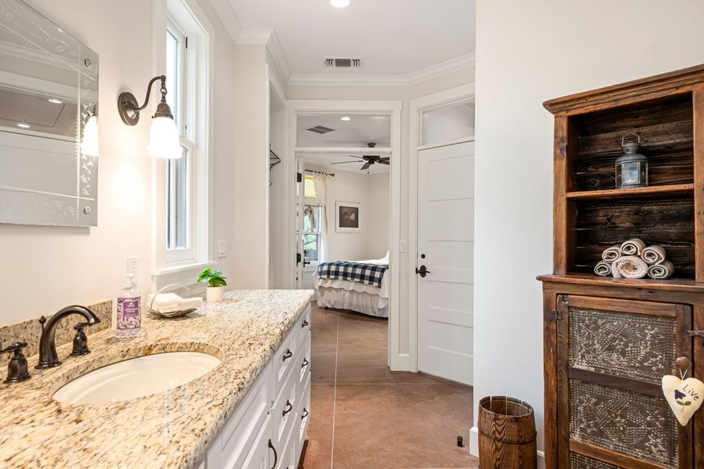 1503 Funf Kinder Road Fredericksburg, TX 78624 - Photo 33 of 70