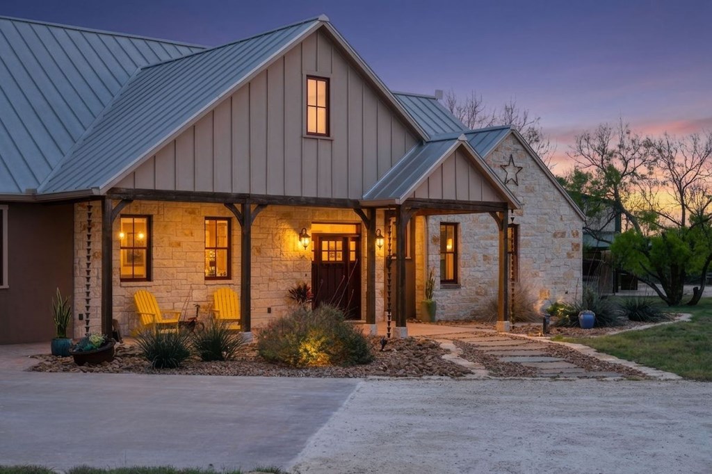 1503 Funf Kinder Road Fredericksburg, TX 78624 - Photo 4 of 70