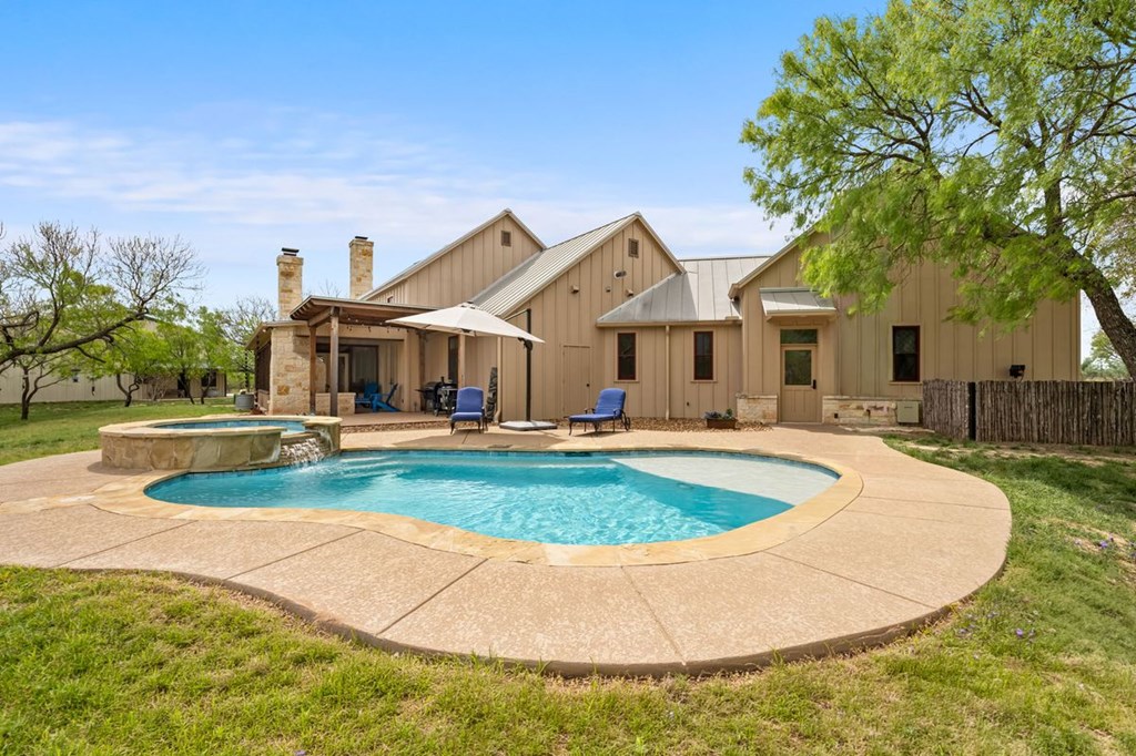 1503 Funf Kinder Road Fredericksburg, TX 78624 - Photo 44 of 70