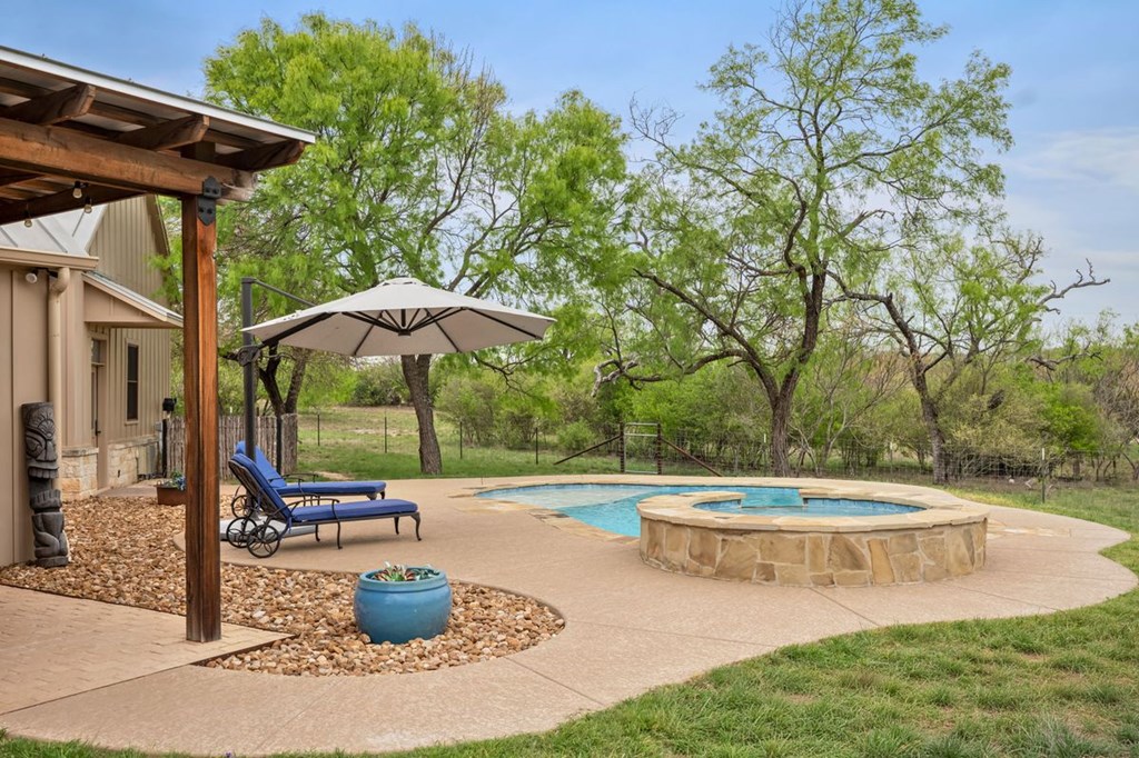 1503 Funf Kinder Road Fredericksburg, TX 78624 - Photo 47 of 70