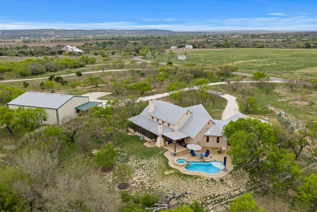 1503 Funf Kinder Road Fredericksburg, TX 78624 - Photo 68 of 70