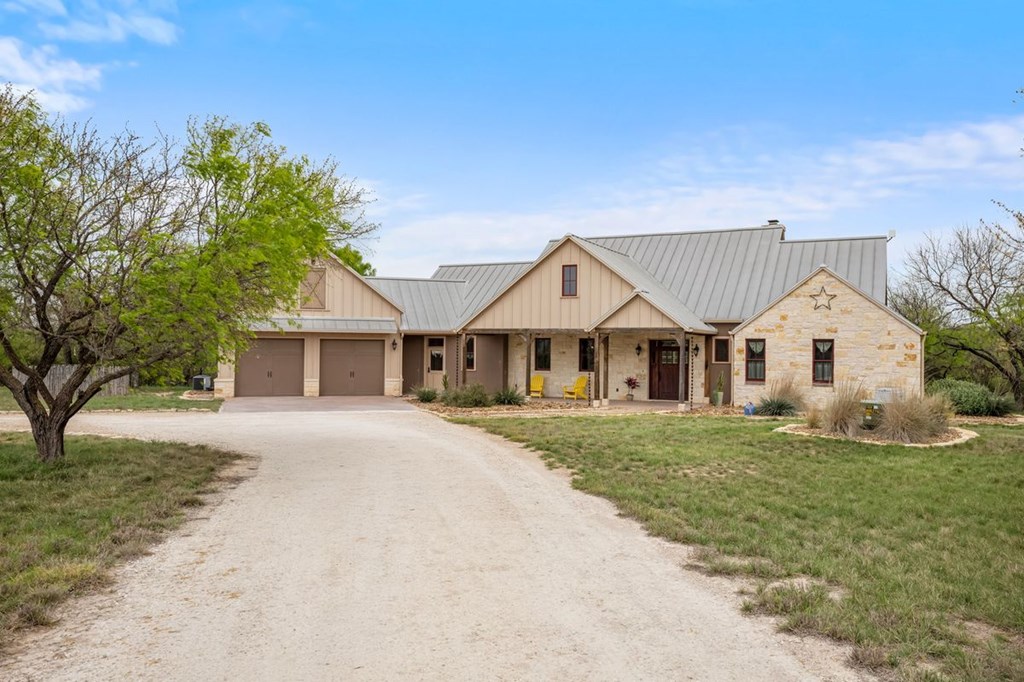 1503 Funf Kinder Road Fredericksburg, TX 78624 - Photo 7 of 70