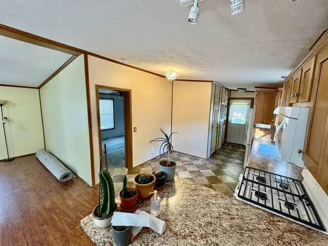 $179,900 | 106 Stephen Drive, Stonington, CT 06378