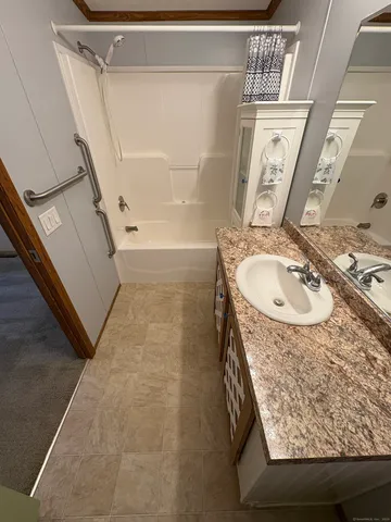 $179,900 | 106 Stephen Drive, Stonington, CT 06378