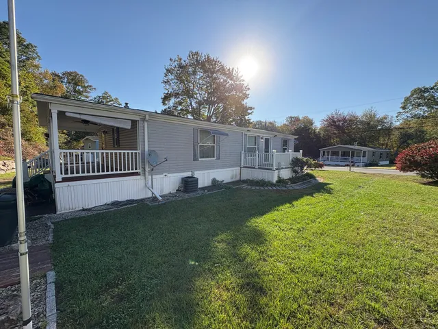 $179,900 | 106 Stephen Drive, Stonington, CT 06378