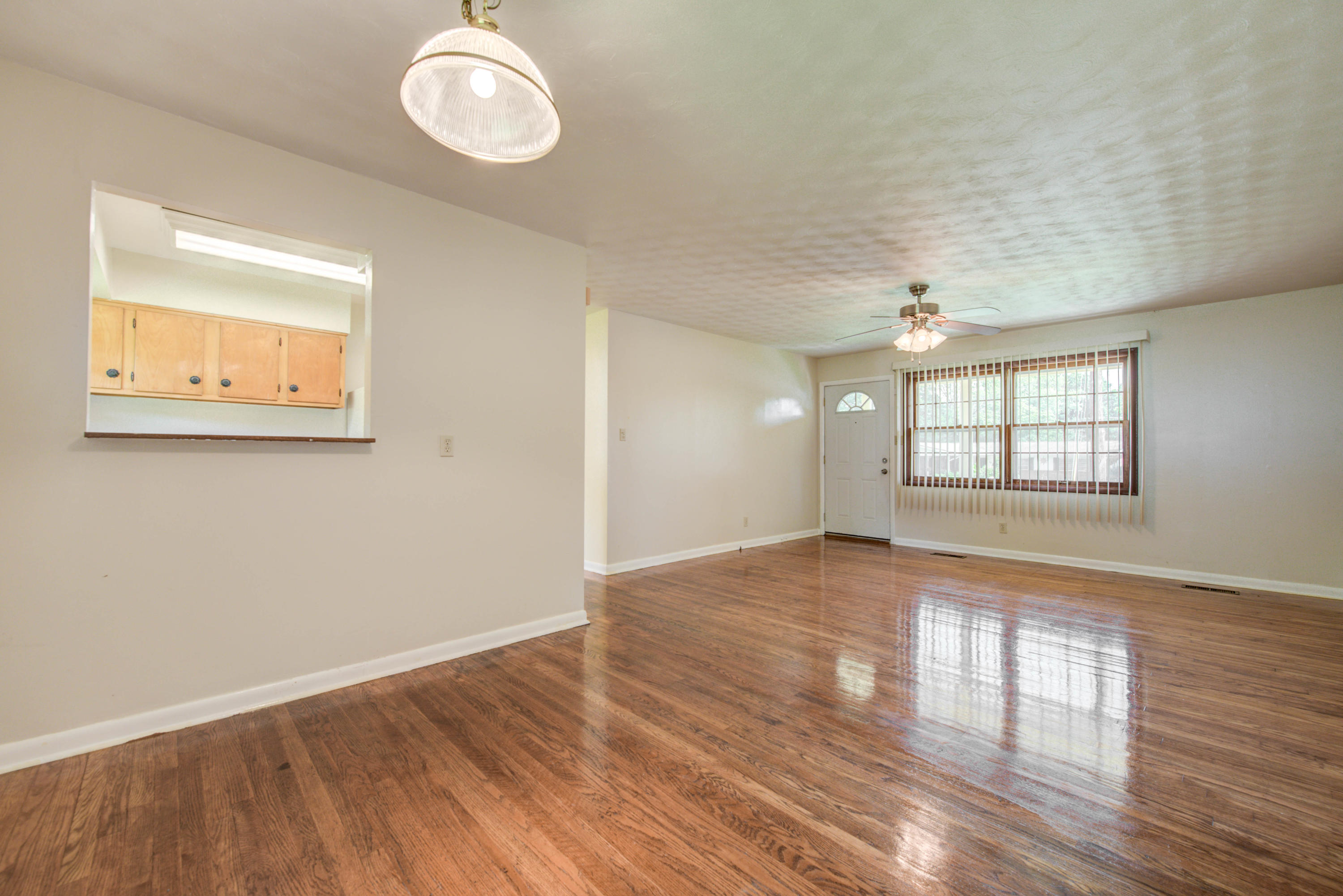 502 Robertsville Road Oak Ridge, TN 37830 - Photo 5 of 22 Dining Room Living Room