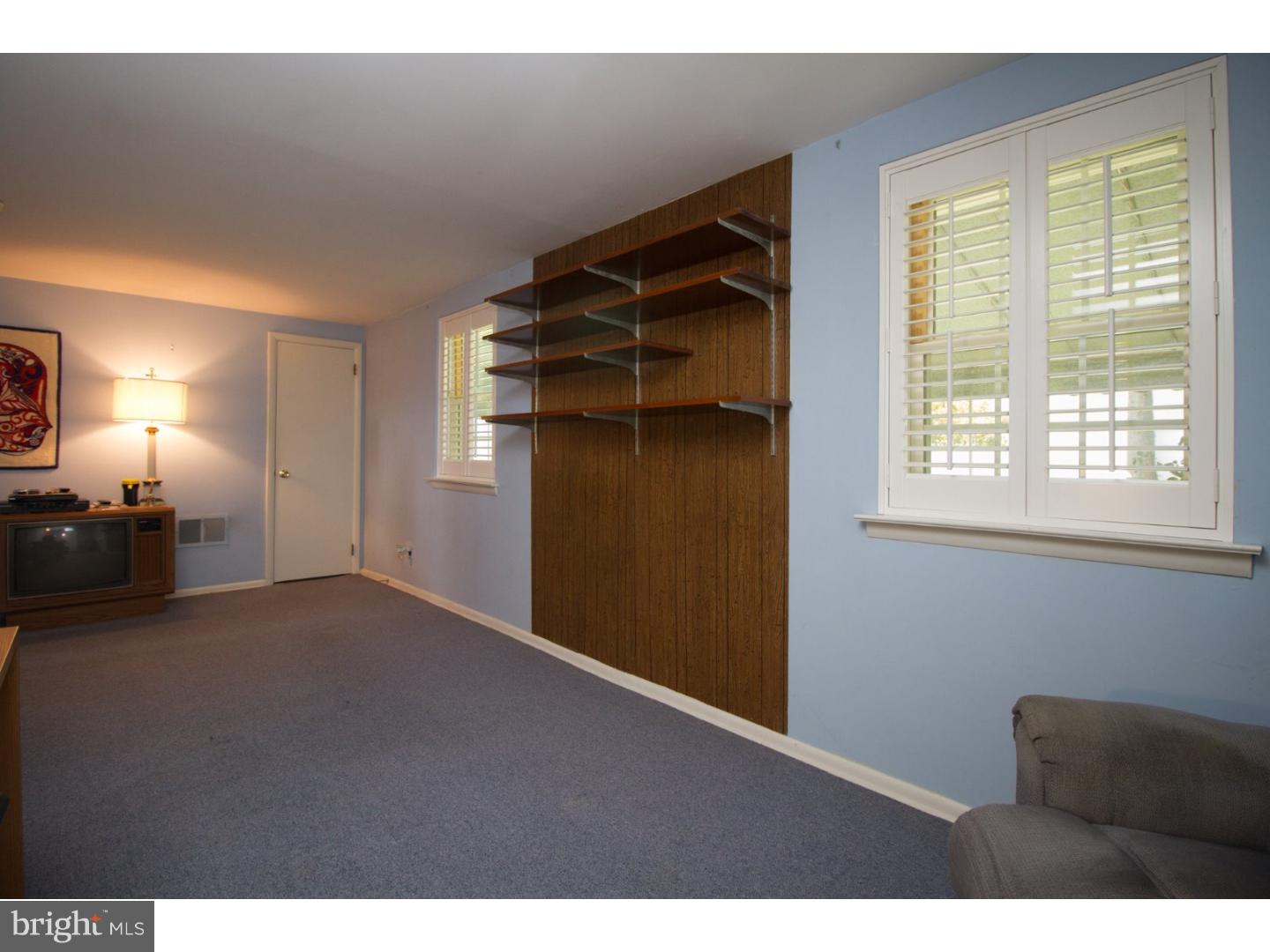 9701 Portis Road Philadelphia, PA 19115 - Photo 18 of 25 Family Room