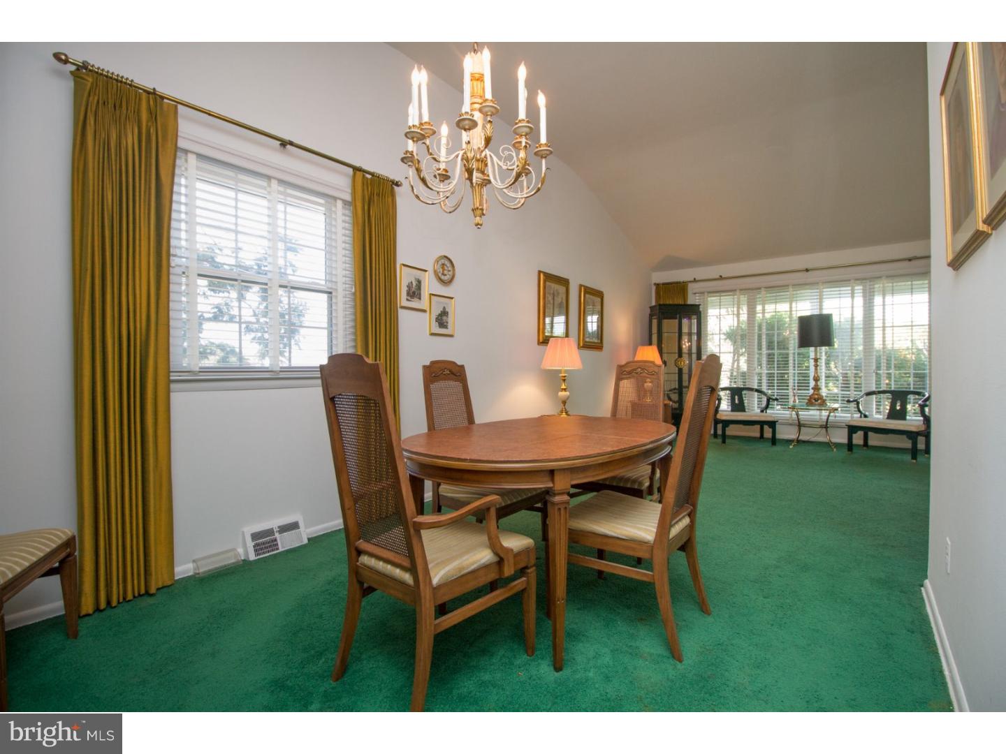9701 Portis Road Philadelphia, PA 19115 - Photo 6 of 25 Dining Room