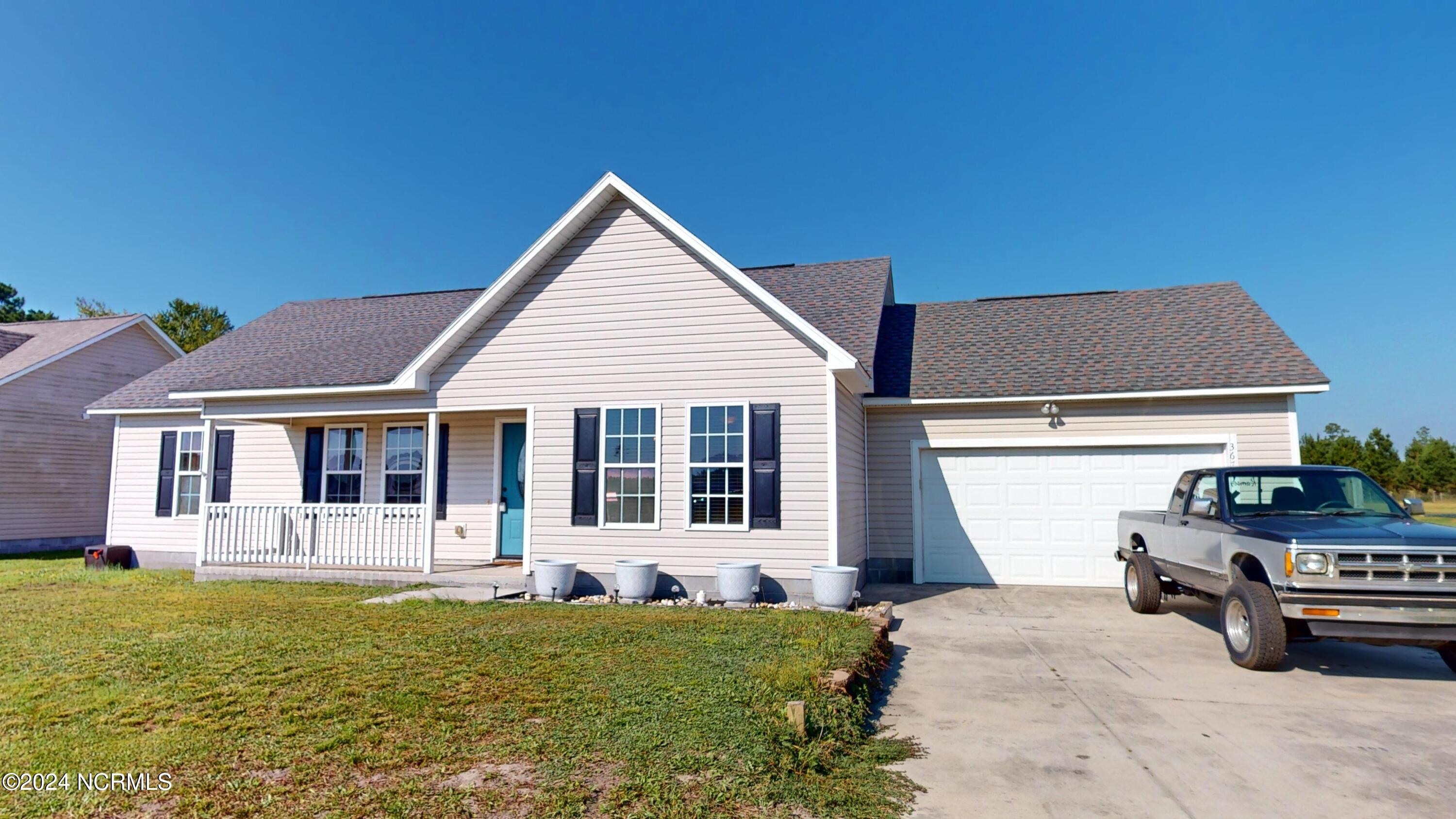 367 Nine Mile Road Maple Hill, NC 28454 - Photo 5 of 28 10.08.2024_12.18.30
