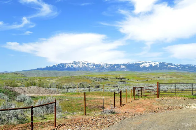 $445,000 | 3310 Hwy 95 Cambridge Id 83610, Cambridge, ID 83610