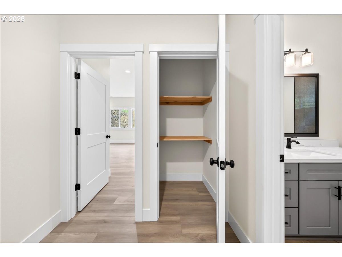 57936 Timber Road Vernonia, OR 97064 - Photo 29 of 48 Hallway