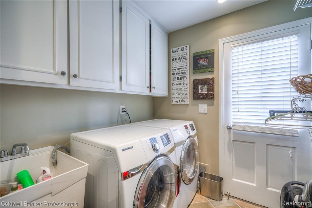 154 Hamilton Road Bloomfield Hills, MI 48301 - Photo 28 of 48 First floor laundry