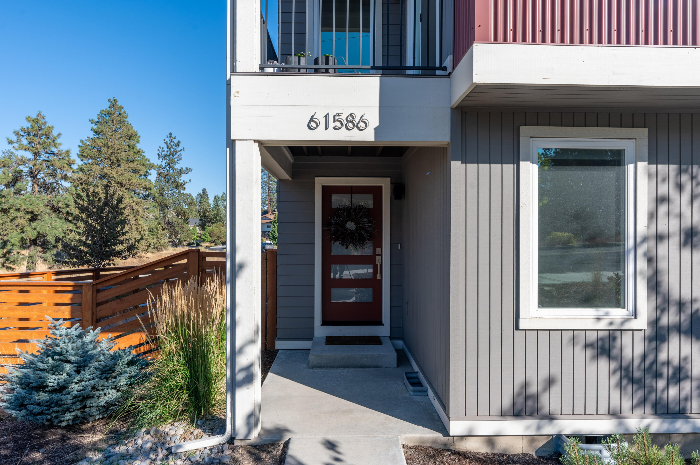 61586 Southwest Blakely Road Bend, OR 97702 - Photo 5 of 40 58_61586-sw-blakely-rd-157