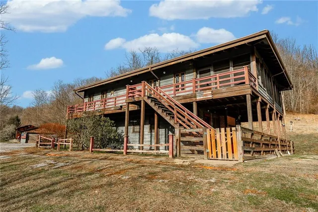 $575,000 | 264 Stewart Run Road, Waynesburg, PA 15370