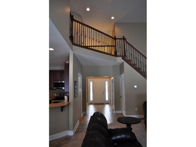 340 Sawmill Run Road Butler, PA 16001 - Photo 9 of 14 Entry/Foyer.