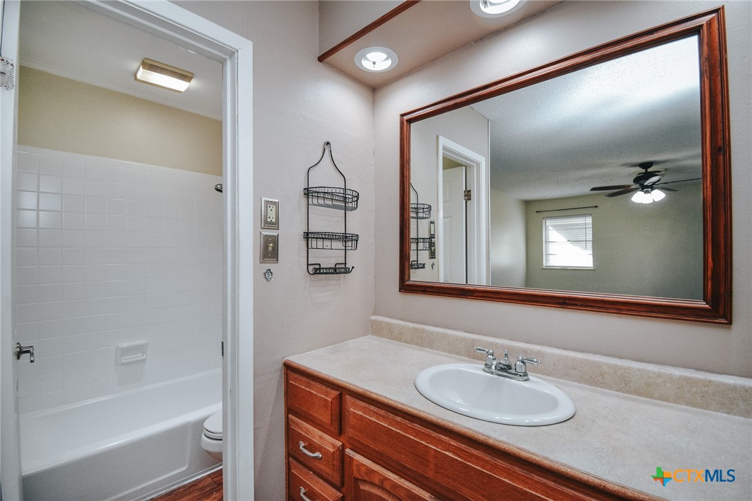 1407 Plantation Road Victoria, TX 77904 - Photo 13 of 17