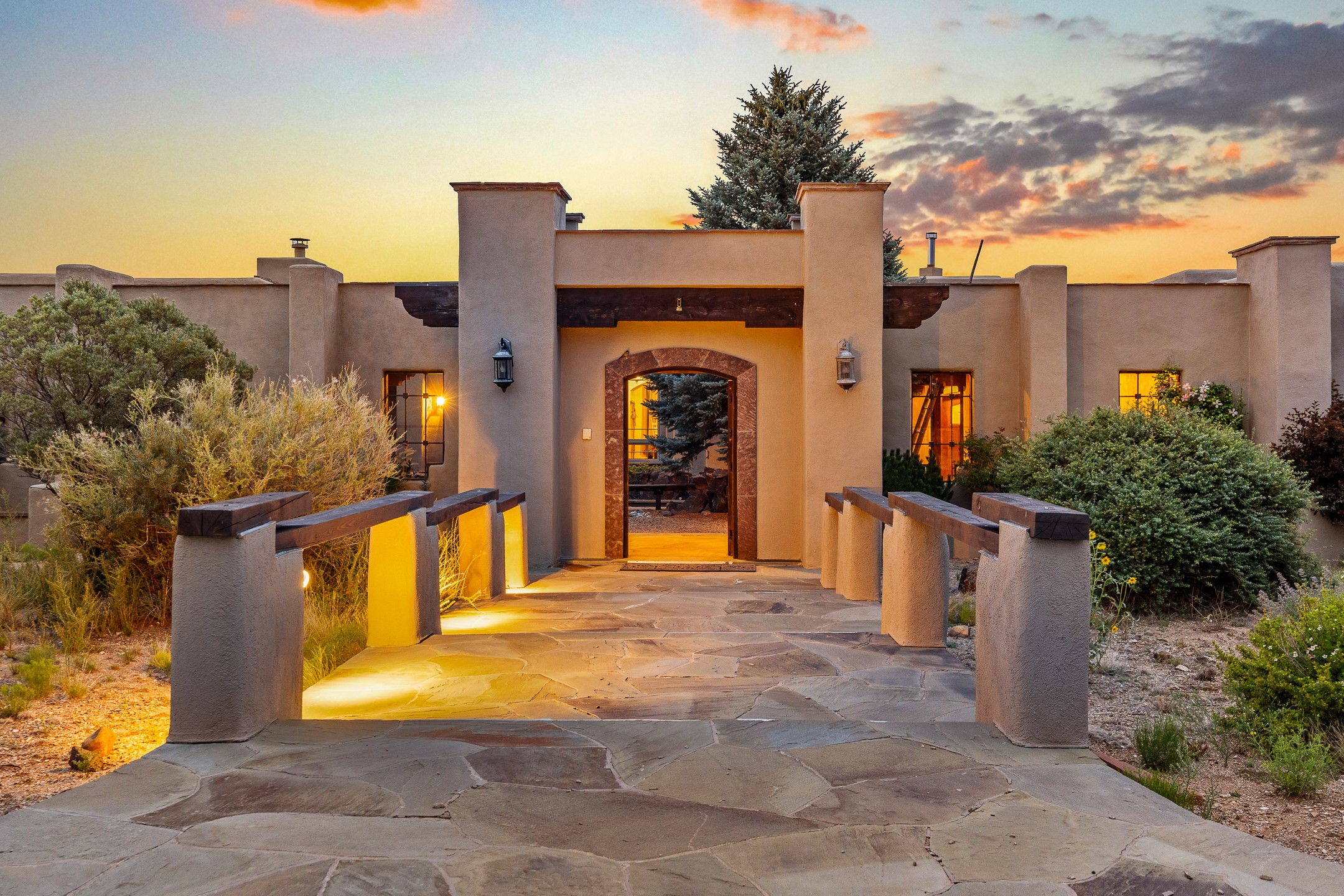 89 Riverbend Road Ranchos de Taos, NM 87557 - Photo 2 of 45