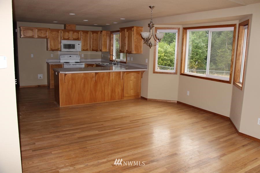 131 Estes Road Castle Rock, WA 98611 - Photo 7 of 18 Gallery Image 7