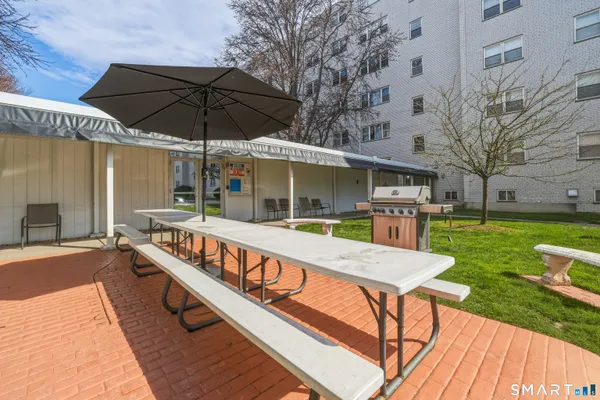 $1,850 | 889 Farmington Avenue, Unit 3F, West Hartford, CT 06119