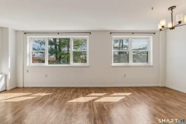 $1,850 | 889 Farmington Avenue, Unit 3F, West Hartford, CT 06119