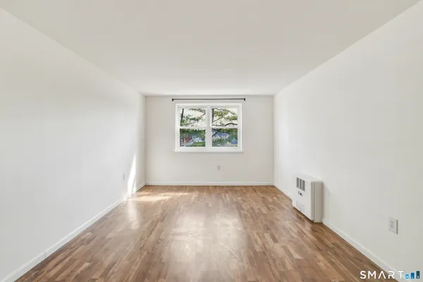 $1,850 | 889 Farmington Avenue, Unit 3F, West Hartford, CT 06119