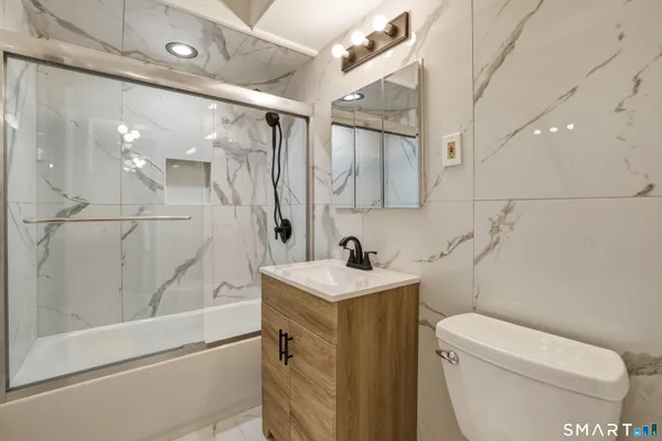 $1,850 | 889 Farmington Avenue, Unit 3F, West Hartford, CT 06119