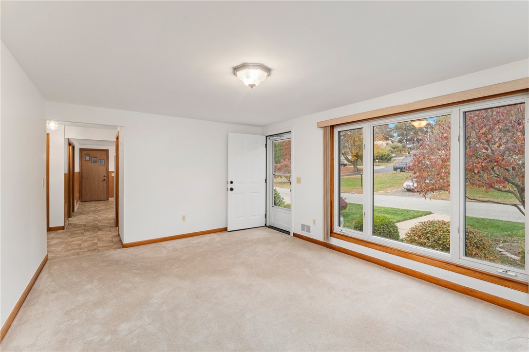 240 Curry Road Cranston, RI 02920 - Photo 11 of 22