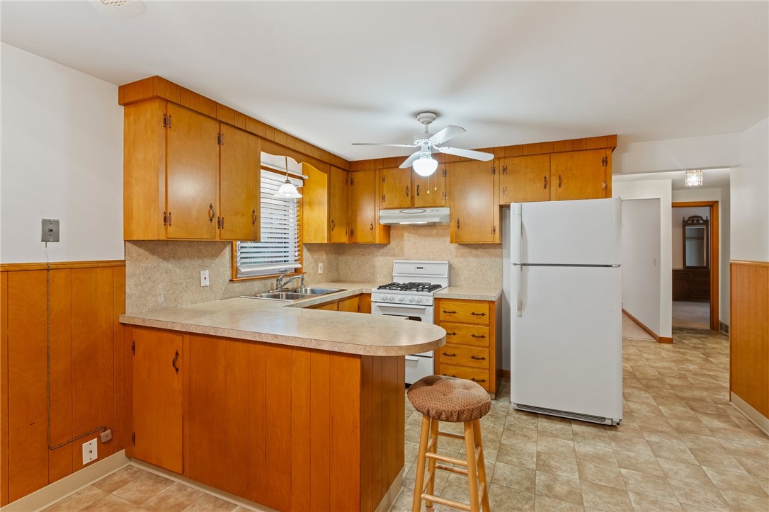 240 Curry Road Cranston, RI 02920 - Photo 6 of 22
