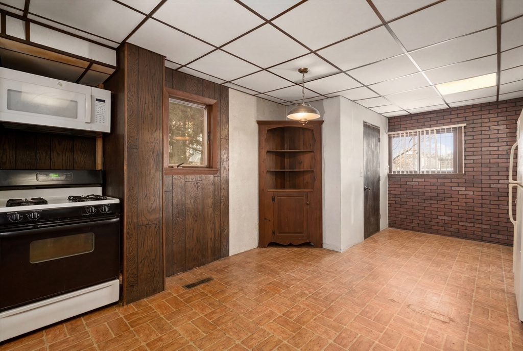 288 Cedar Street Somerville, MA 02145 - Photo 11 of 23 a view of a livingroom with an empty space