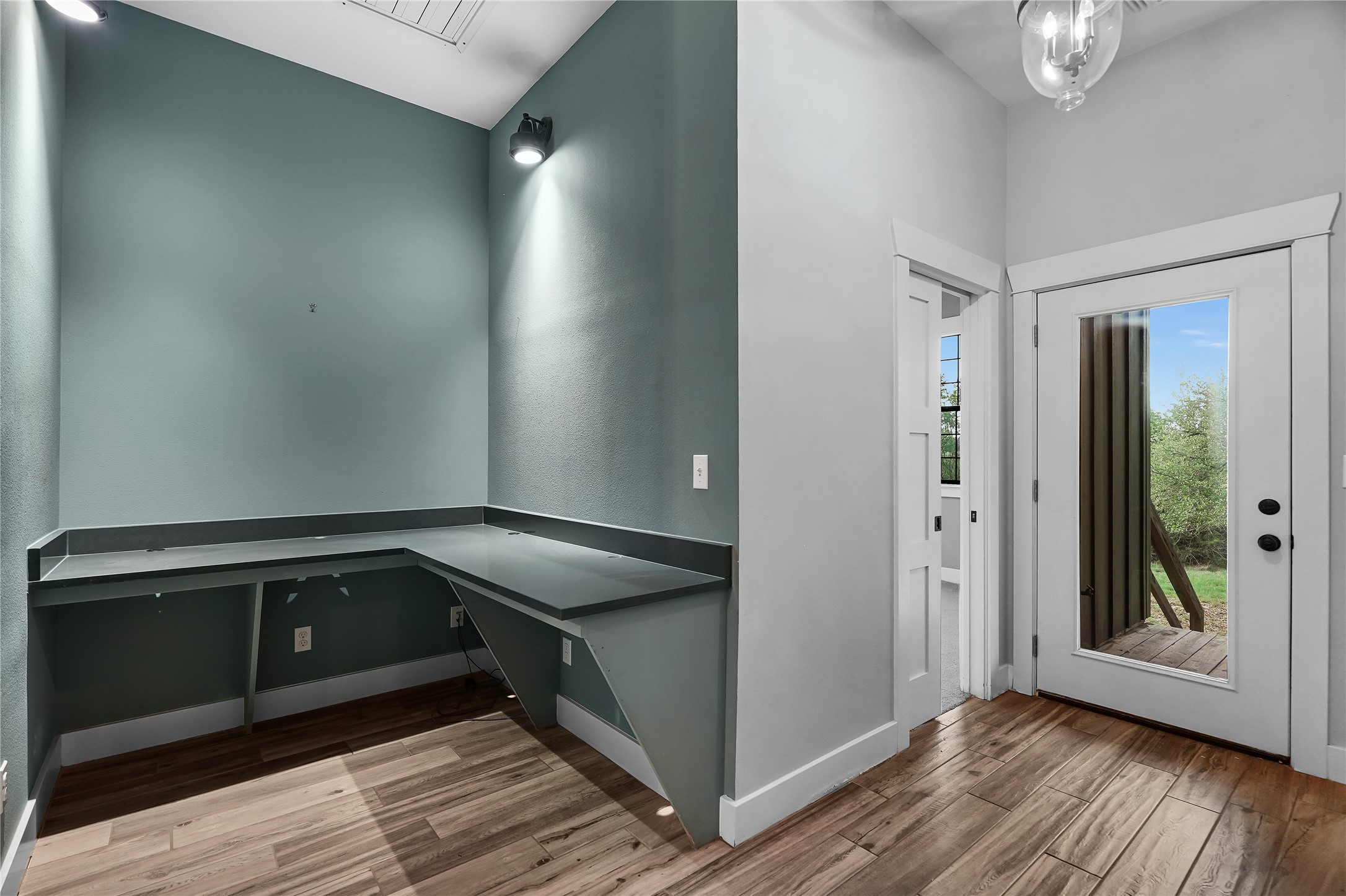 786 Beauchamp Road Dripping Springs, TX 78620 - Photo 23 of 40 Office nook in hallway