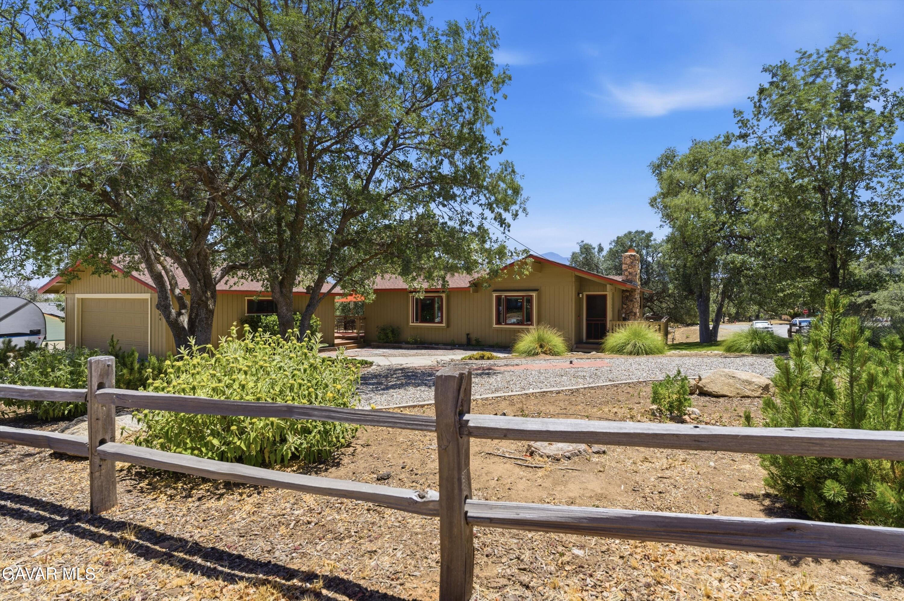 21404 Quail Springs Road Tehachapi, CA 93561 - Photo 2 of 35 03-JYP07598
