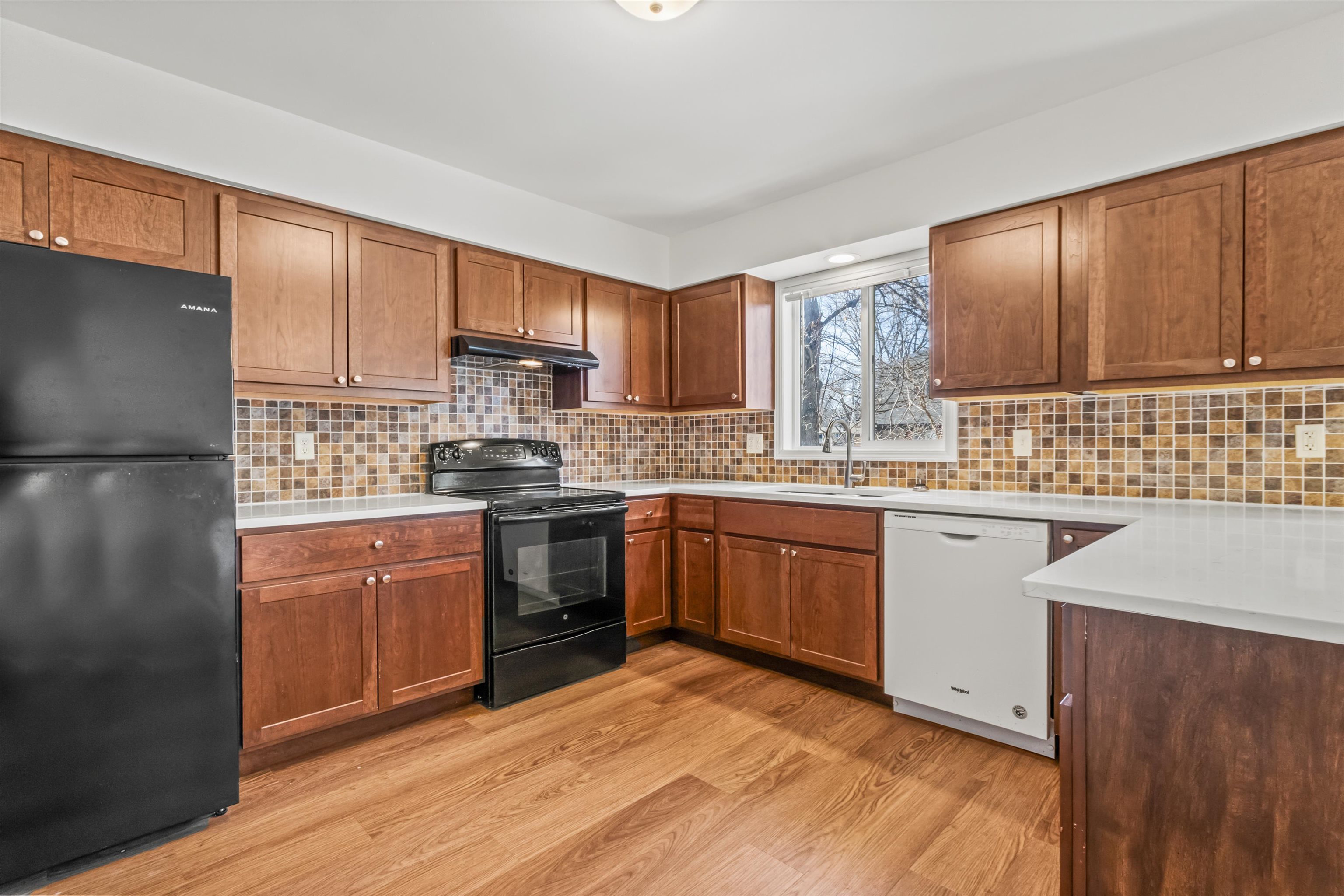 1302 North Gammon Road Middleton, WI 53562 - Photo 3 of 40