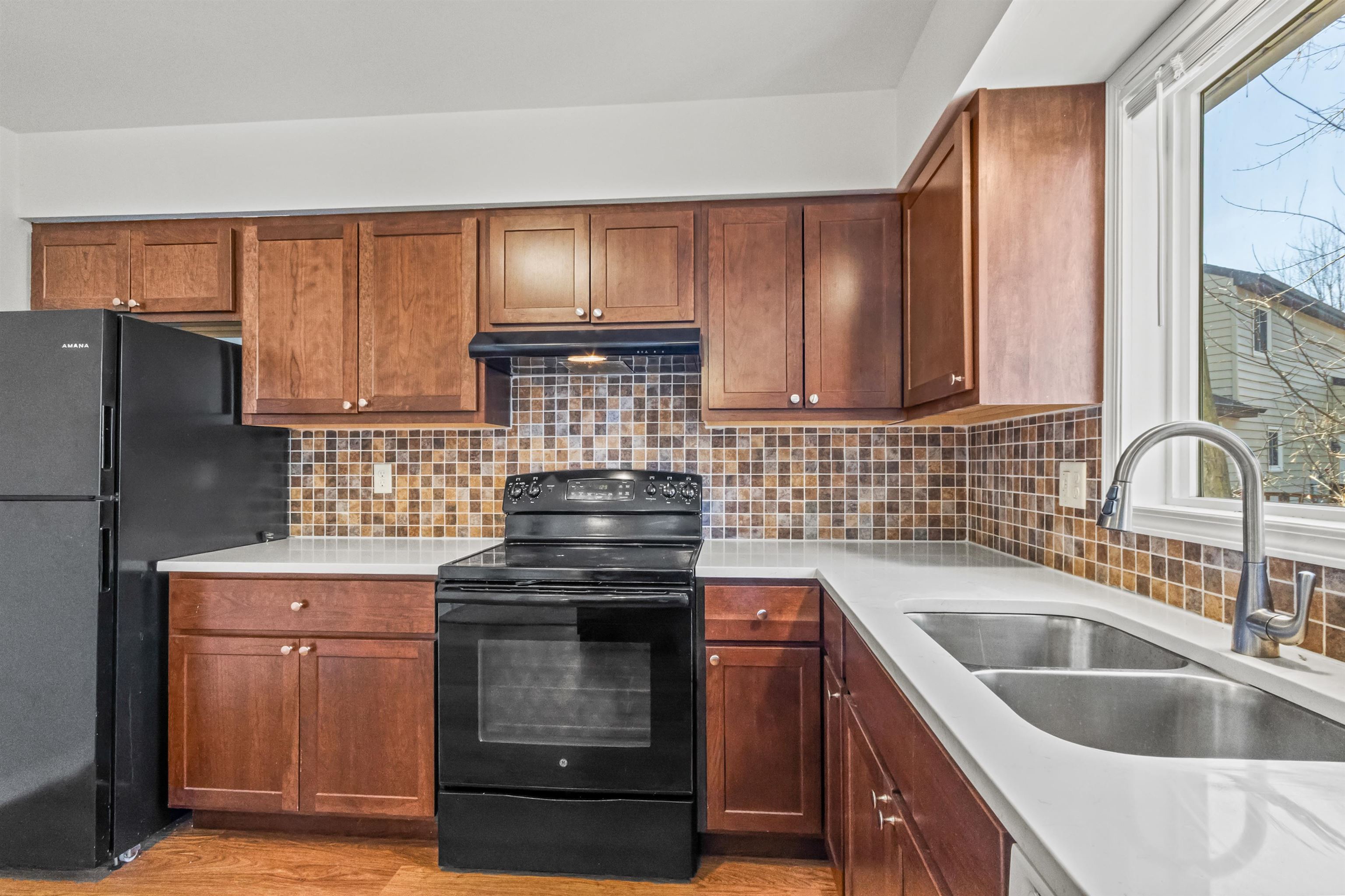 1302 North Gammon Road Middleton, WI 53562 - Photo 5 of 40