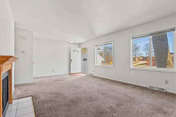 $2,995 | 1302 North Gammon Road, Middleton, WI 53562