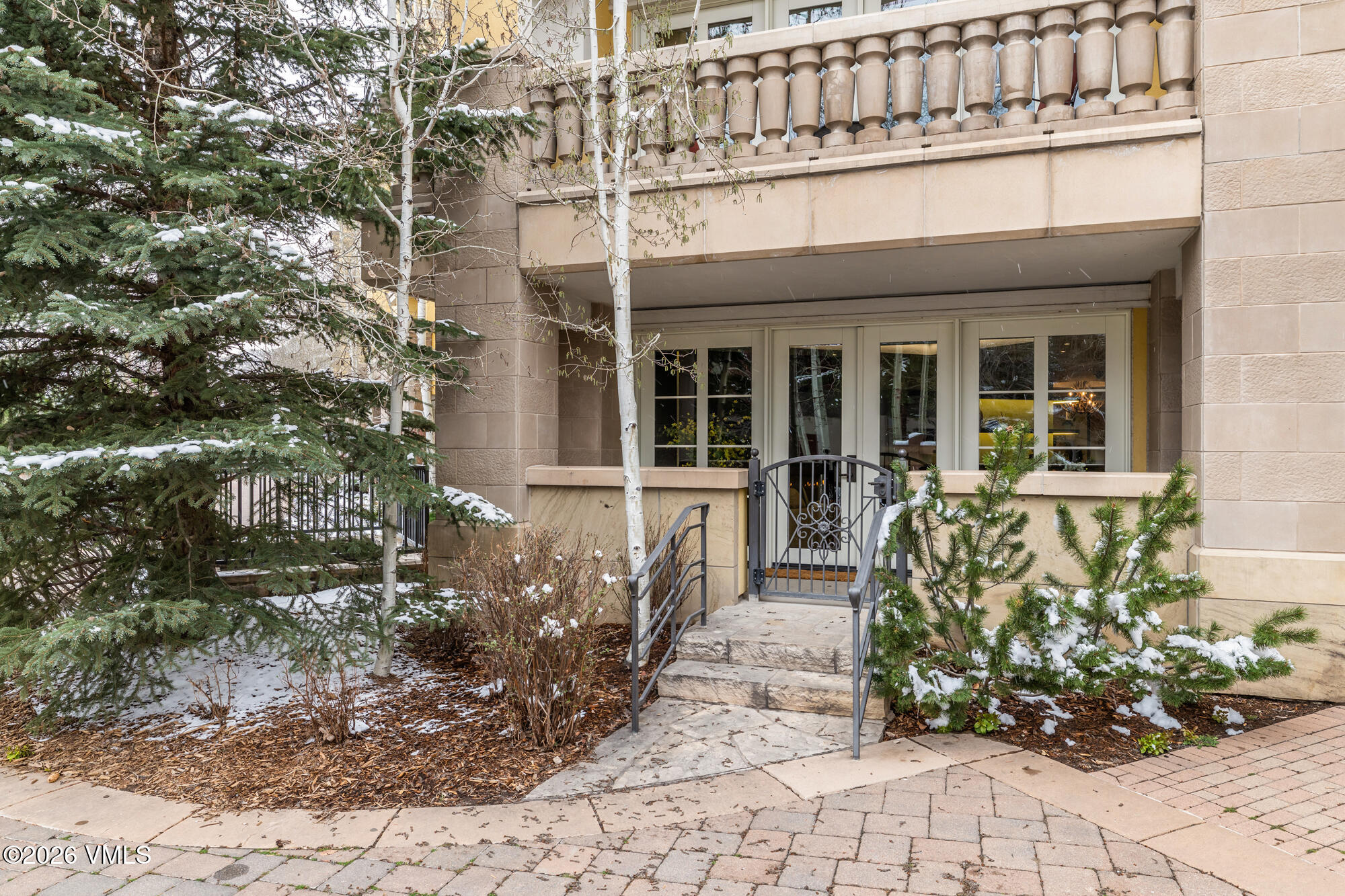 728 West Lionshead Circle, Unit R4 Vail, CO 81657 - Photo 18 of 18 17 Exterior Patio (2)