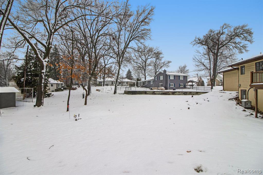 2330 Keith Road West Bloomfield, MI 48324 - Photo 23 of 23 Gallery Image 23