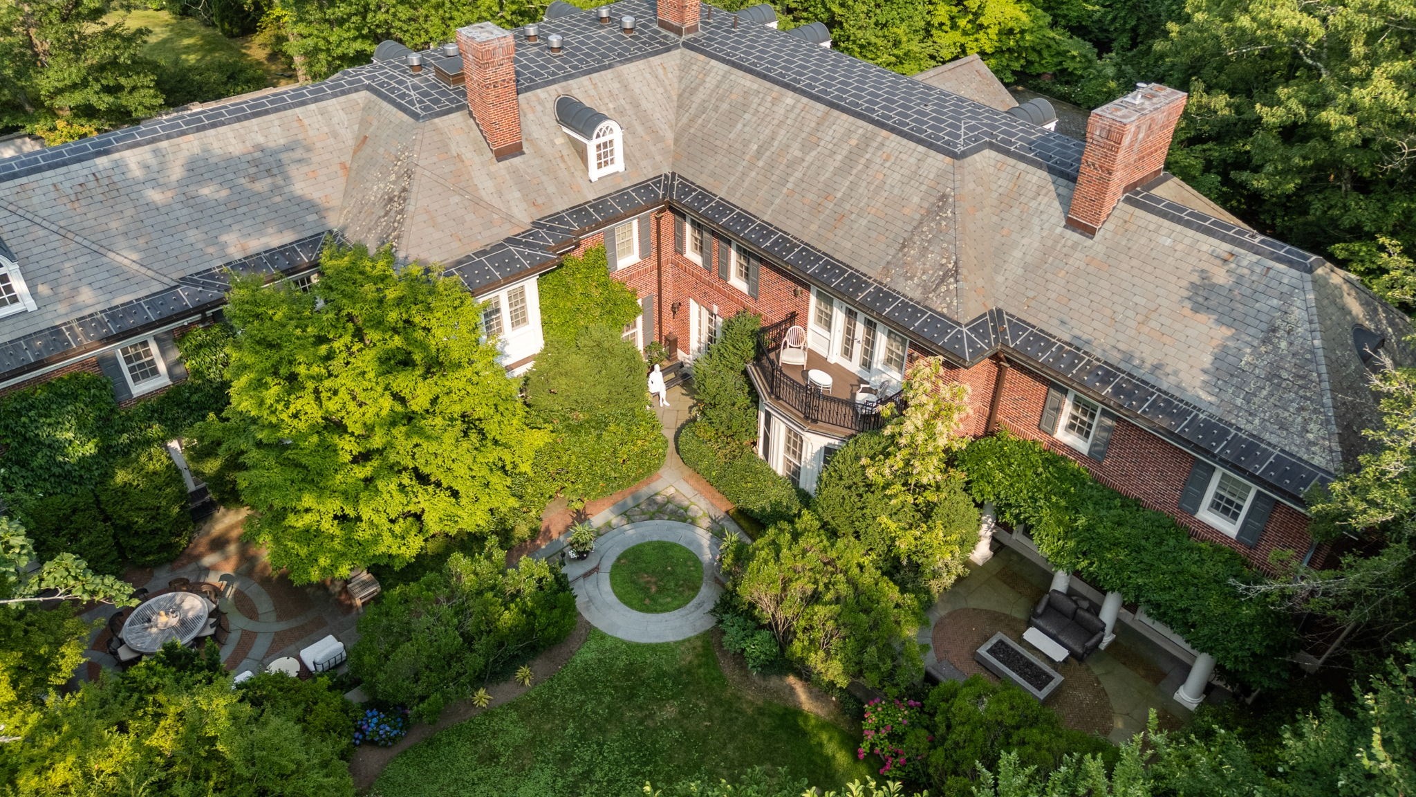 381 Warren Street Brookline, MA 02445 - Photo 5 of 35 Gallery Image 5