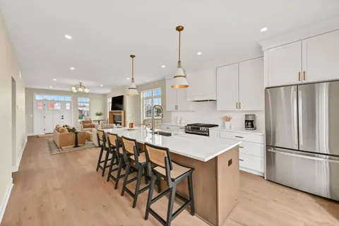 $865,000 | 498 Bastle Wynd Port, Unit 10, Port Washington, WI 53074