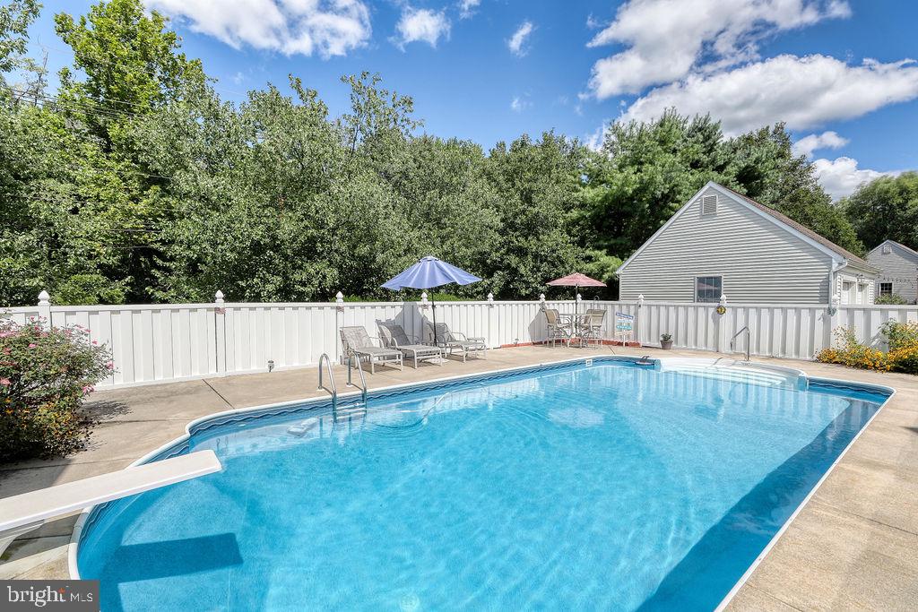 69 Hampshire Way Medford, NJ 08055 - Photo 4 of 66