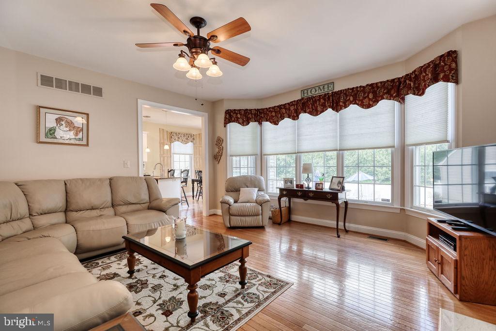 69 Hampshire Way Medford, NJ 08055 - Photo 9 of 66