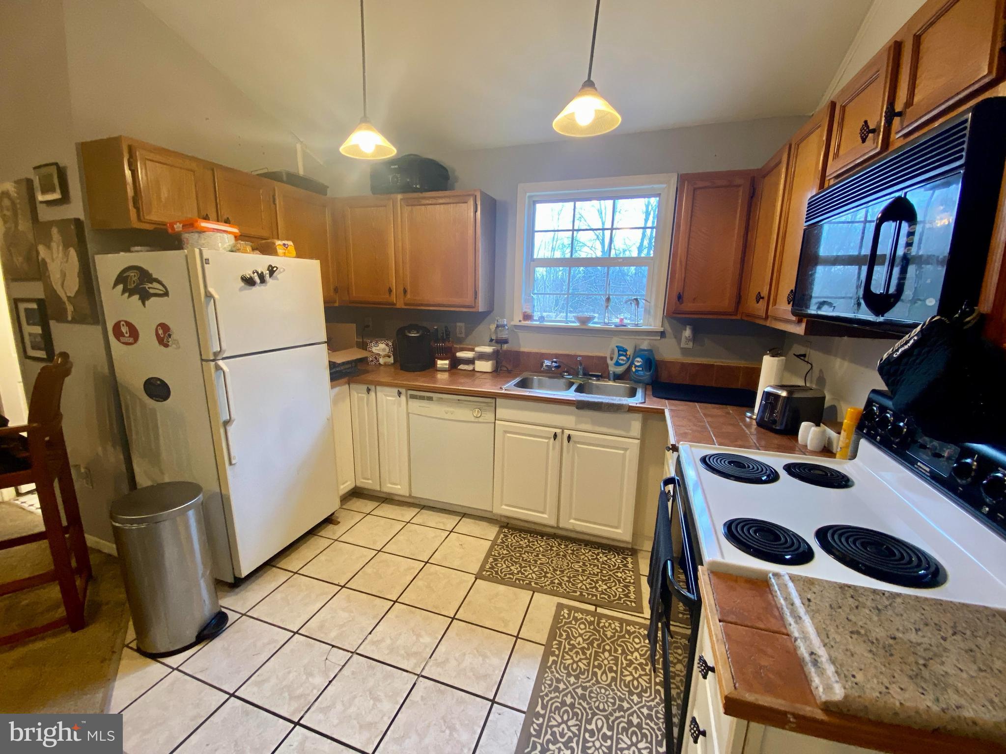 631 Walton Road Huntingtown, MD 20639 - Photo 28 of 34 Apartment kitchen