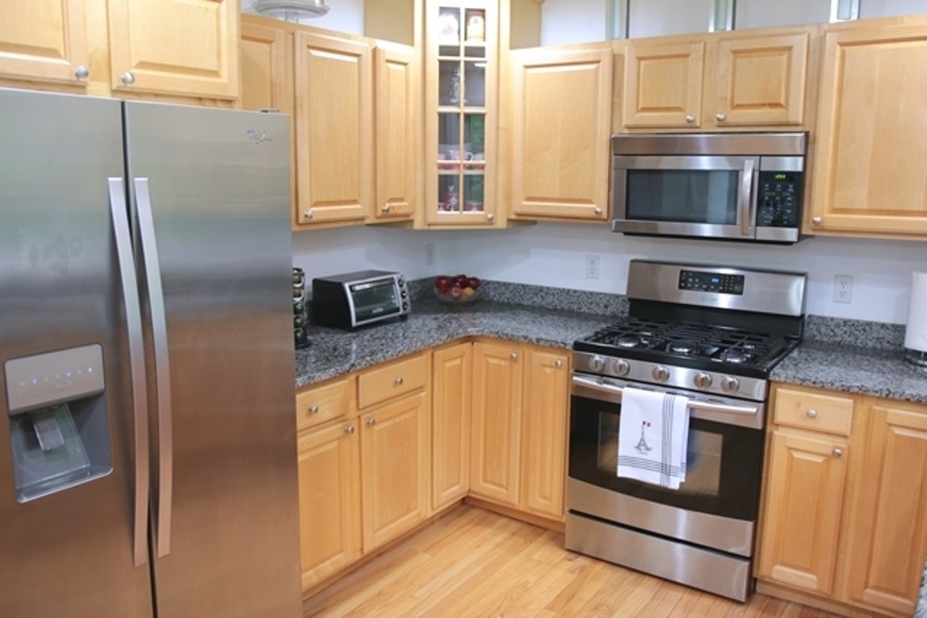 9 Autumn Woods Road Salem, NH 03079 - Photo 11 of 37