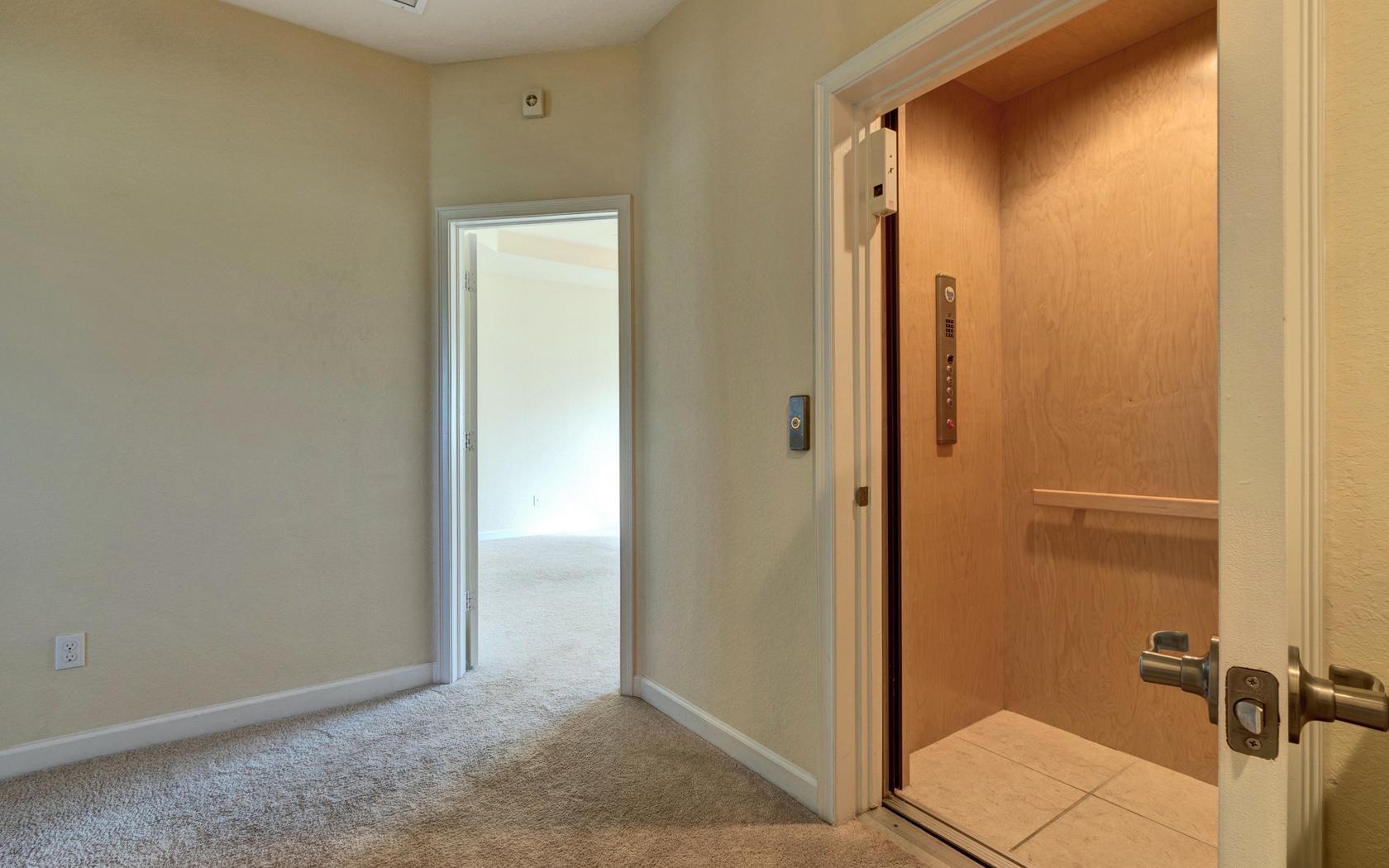 64 Northwest 7th Street Boca Raton, FL 33432 - Photo 8 of 34 ELEVATOR< ELEVATOR< ELEVATOR