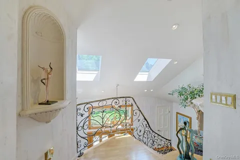 $2,650,000 | 1 Rock Hill Lane, Scarsdale, NY 10583