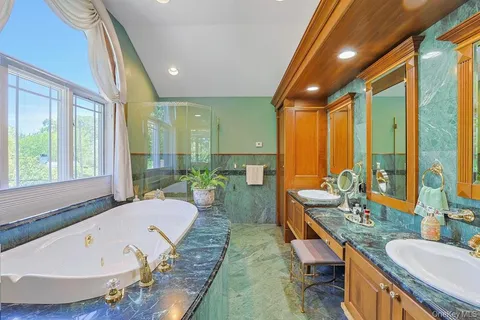 $2,650,000 | 1 Rock Hill Lane, Scarsdale, NY 10583