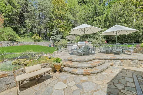 $2,650,000 | 1 Rock Hill Lane, Scarsdale, NY 10583