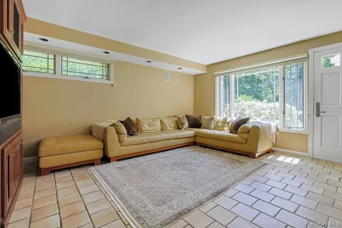 $2,650,000 | 1 Rock Hill Lane, Scarsdale, NY 10583